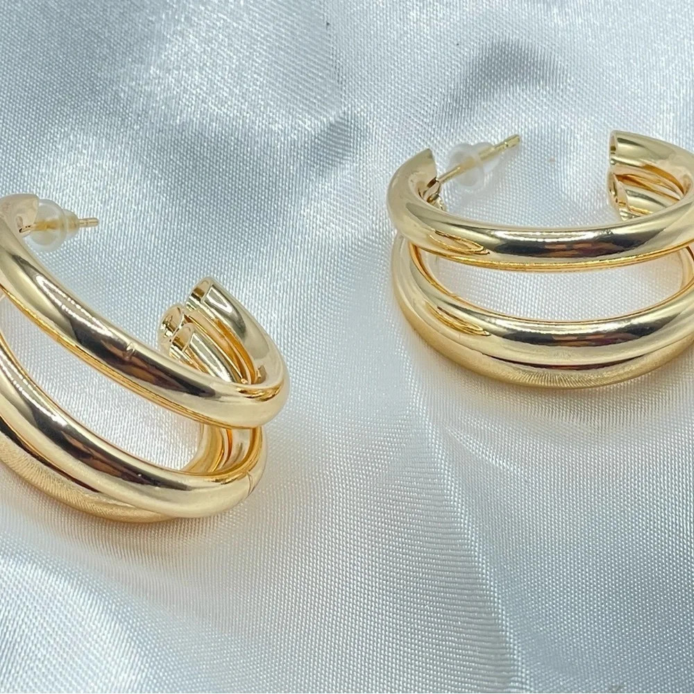 Golden triple hoop earrings - Picture 6 of 7